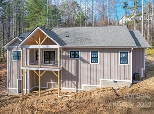 199 Morning Air Ln, Hendersonville, NC 28792