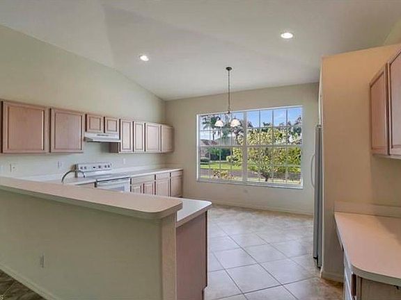 4th image of 16568 Wellington Lakes Cir