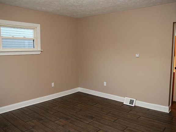 5th image of 246 Wampum Ave