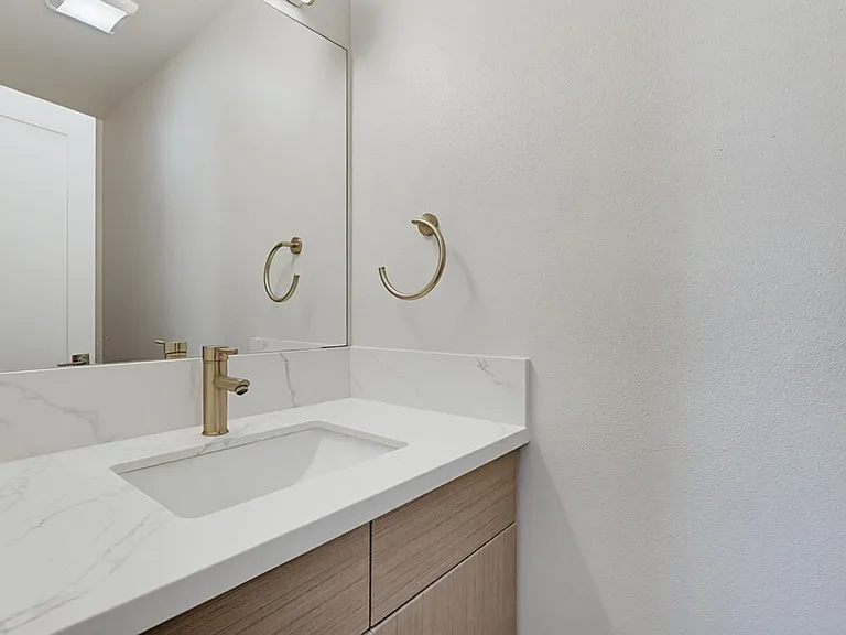 25829 Viana — Photo 40