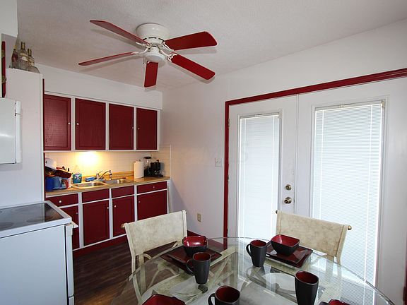 4th image of 3947 Walford St
