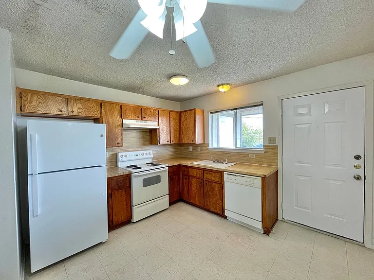 1304 Quail Cir — Photo 24