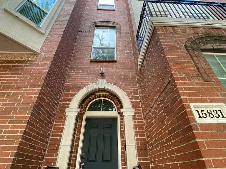 15831 Breedlove Pl #118 — Photo 1