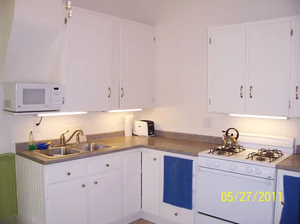 154 B St APT 1, Ashland, OR 97520
