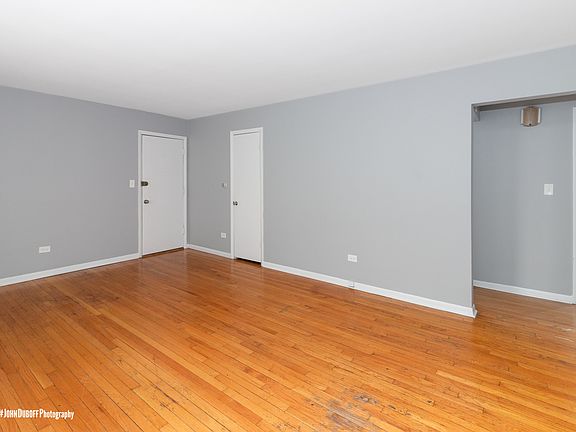5th image of 6207 N Oakley Ave