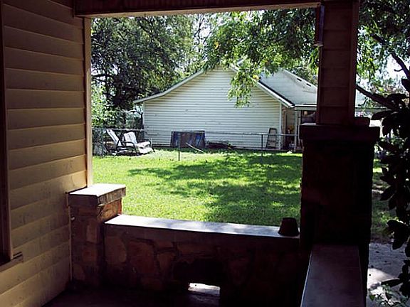 2nd image of 306 NE 7th Ave