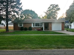 154 N East St, Farmington, IL 61531
