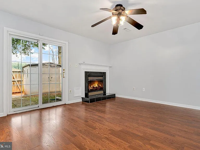 6581 Ewald Ct — Photo 3