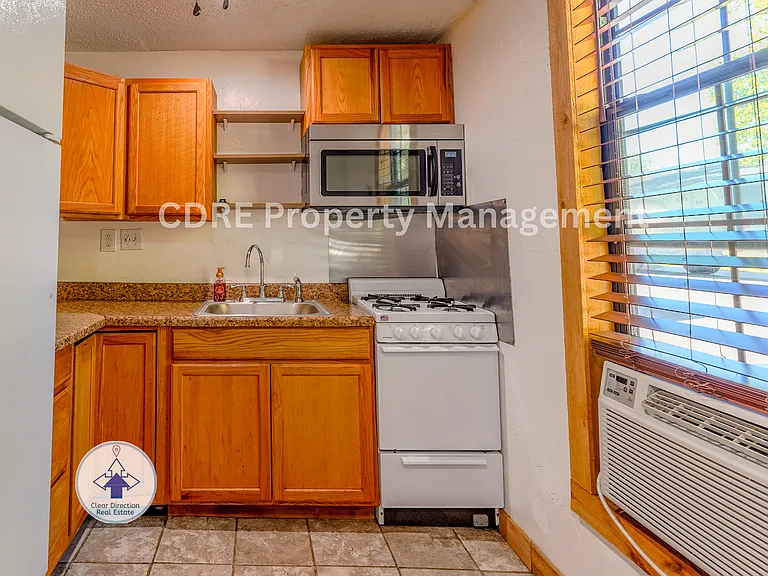 422 Washington St — Photo 13