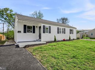 102 Robinson Dr, New Castle, DE 19720