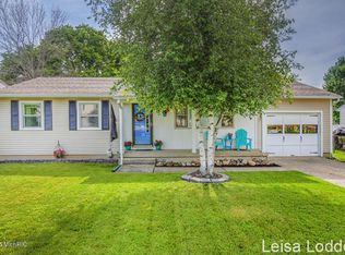 168 Oak St NE, Rockford, MI