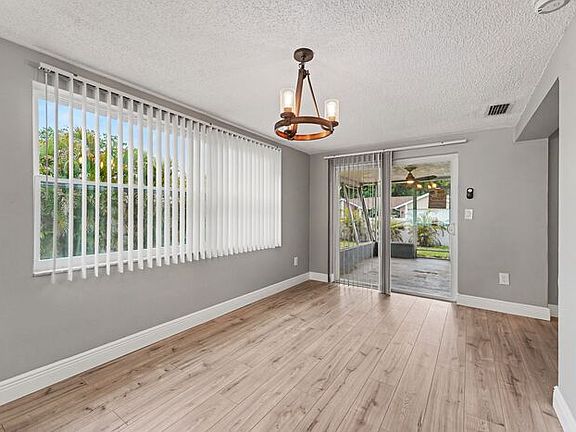 5th image of 3528 Rock Royal Dr