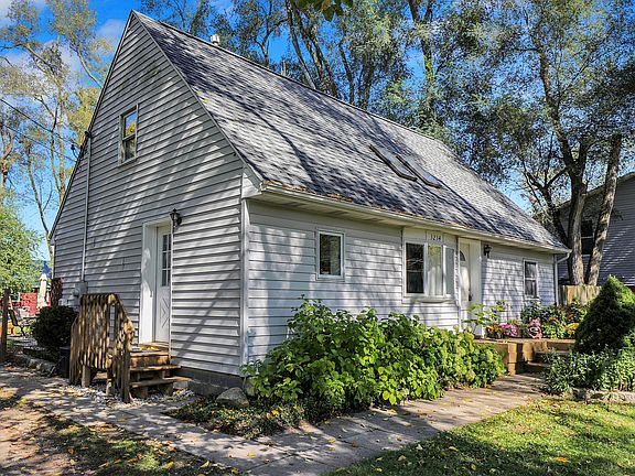 3rd image of 3234 Birch Row Dr