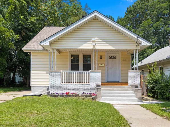 1217 W Nowland Ave, Peoria, IL 61604