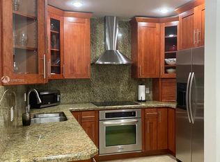 8435 Crespi Blvd APT 4, Miami Beach, FL 33141