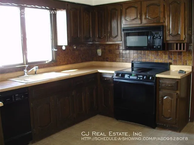 1305 SW Shawnee St — Photo 5