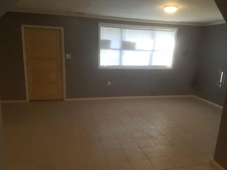 808 Carter St — Photo 4