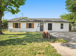 729 W Grenoble Dr, Grand Prairie, TX 75052