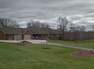 2557 Whispering Oak Ct, De Pere, WI 54115