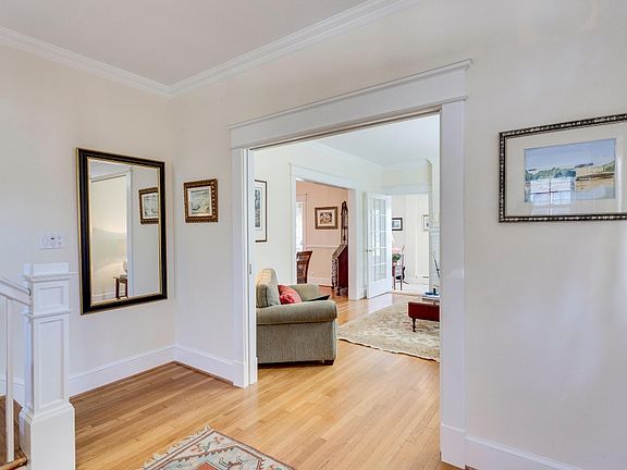 4th image of 2211 King St