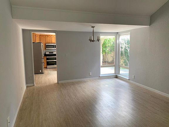 2nd image of 10922 Sweet Oak St