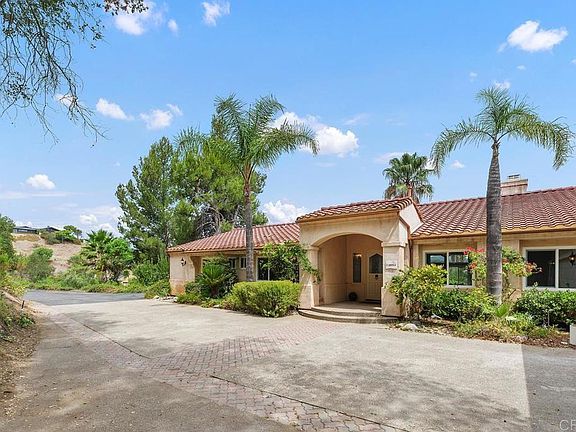 3rd image of 2718 Via Del Robles