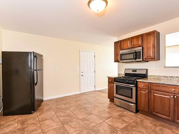 5th image of 871 Upper Brandon Dr