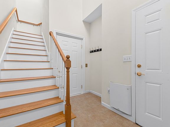4th image of 631 East St #M202