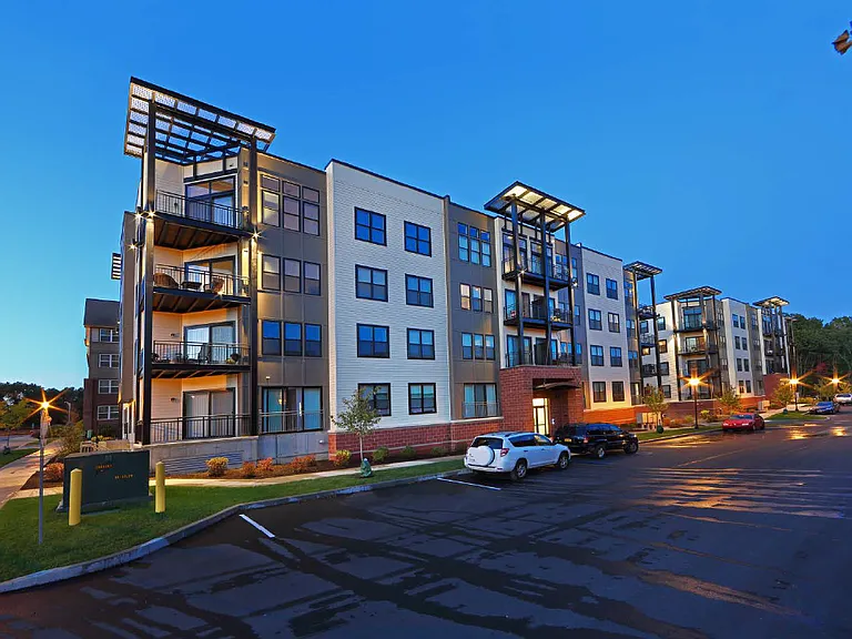 Excelsior Park Apartments — Photo 2