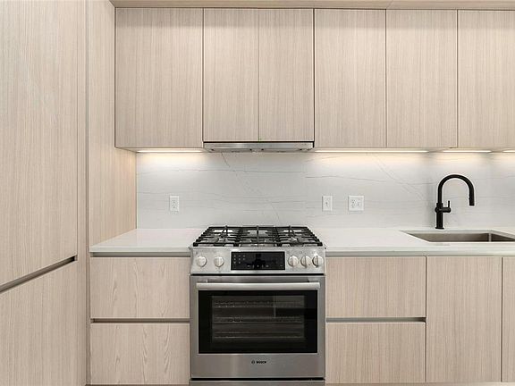 2nd image of 2209 S 1st St #332