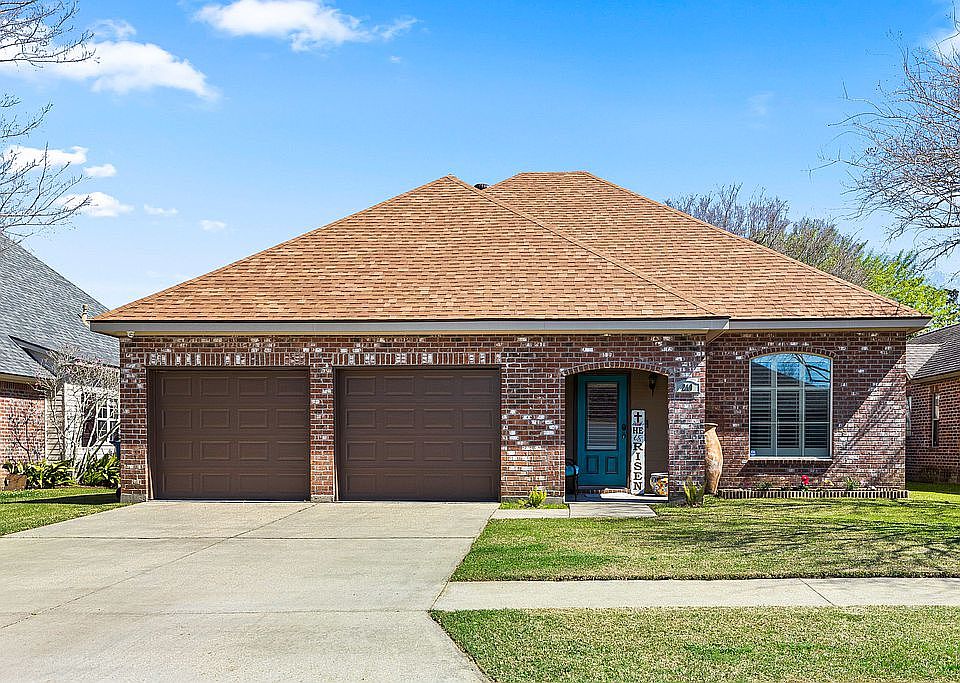 1st image of 210 Greenhaven Dr