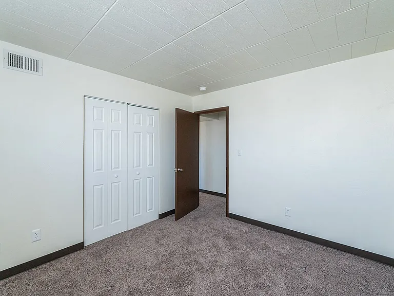 Landmark Apartments — Photo 27
