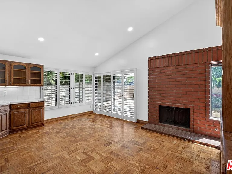 7652 Quimby Ave — Photo 12