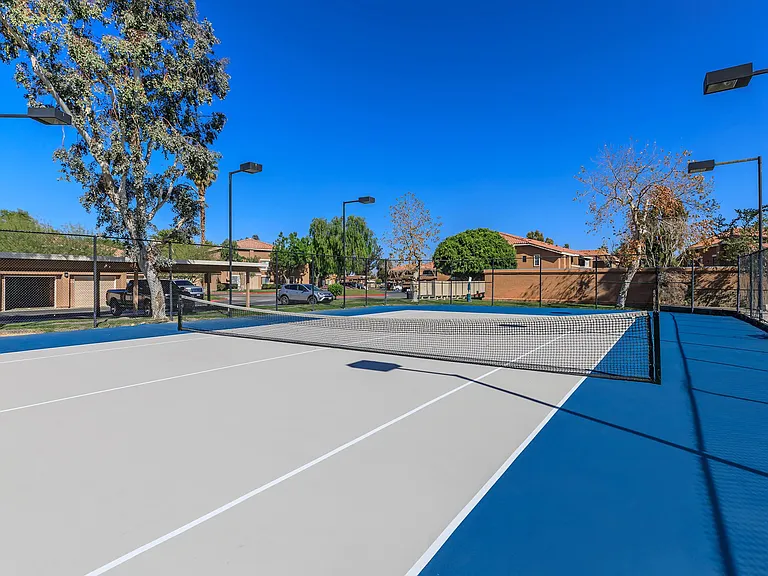 Smoketree Apartments — Photo 6