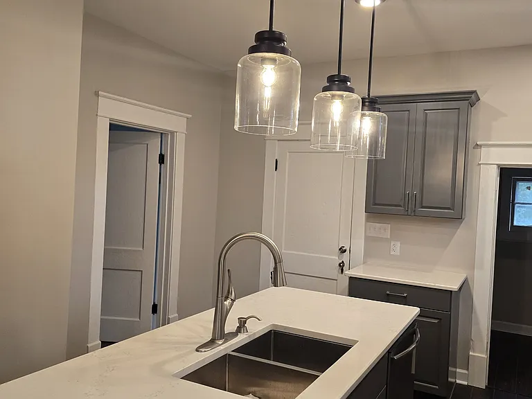 225 Bond St — Photo 13