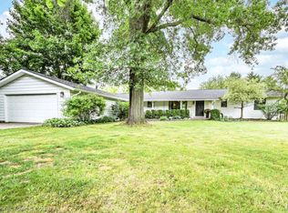 1072 Willow Ln, Howell, MI 48843
