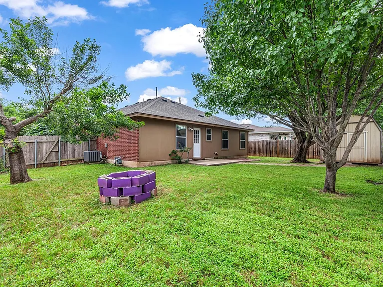 609 Golden Gate Dr — Photo 13