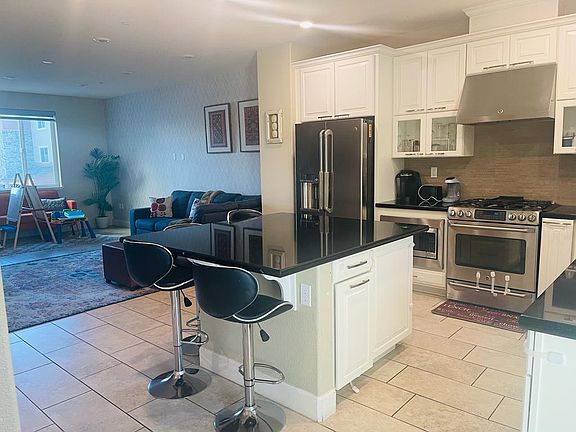 3rd image of 615 Avenue One