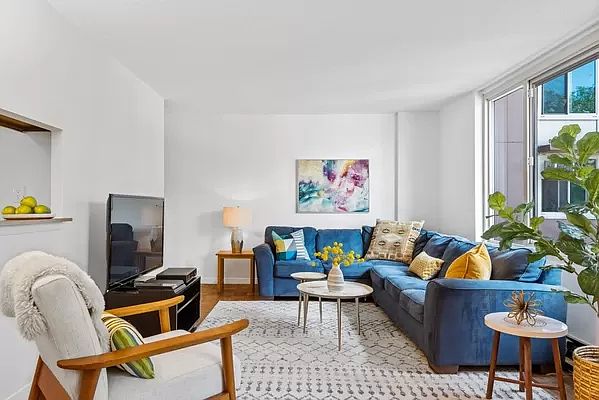 1st image of 575 Main St #401