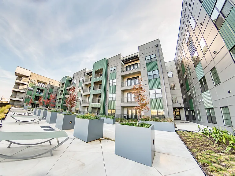 Harbor Side at Conwood Flats Apartments — Photo 11
