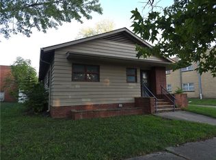 203 N Walnut St, Iola, KS 66749