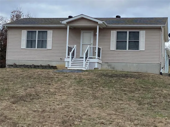 16 S Lake Dr, Leslie, MO 63056