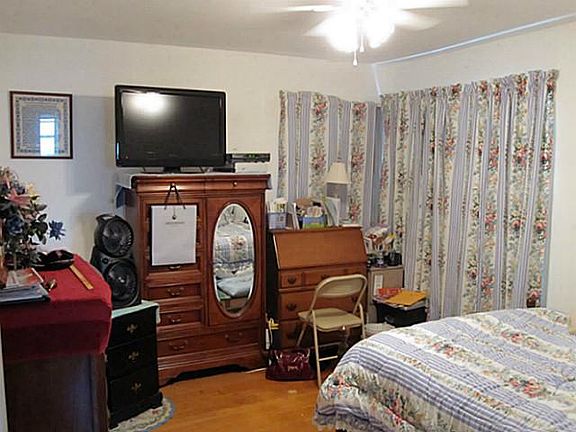 4th image of 7453 Aberdeen Dr