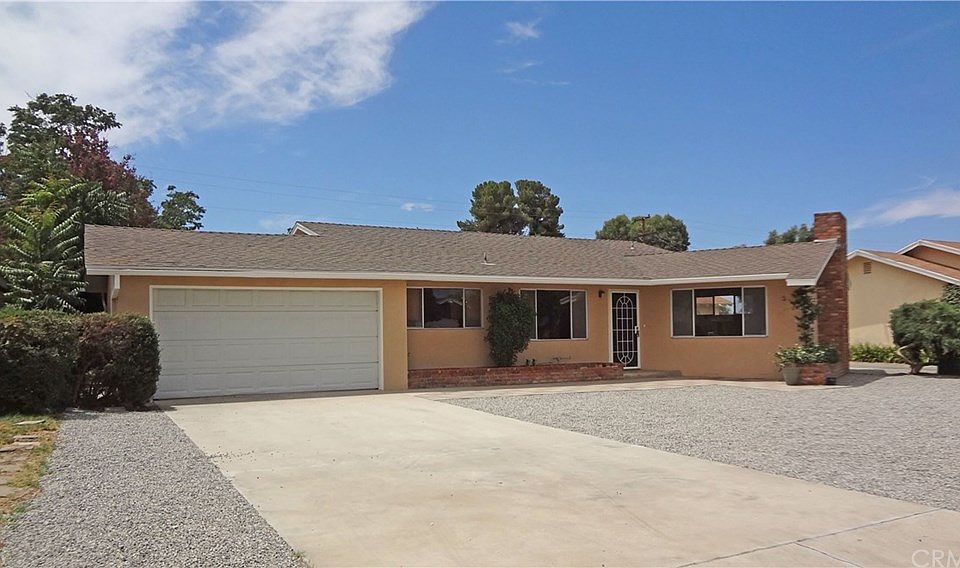 1st image of 40393 Clark Dr