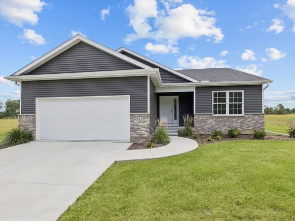 941 9th Ave, Clinton, IA 52732