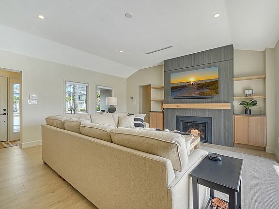 3rd image of 440 Cleveland Dr