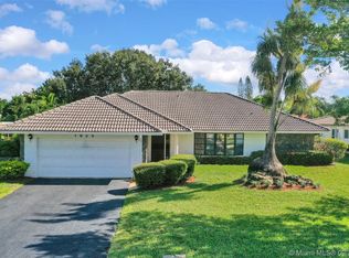 1025 NW 83rd Dr, Coral Springs, FL 33071
