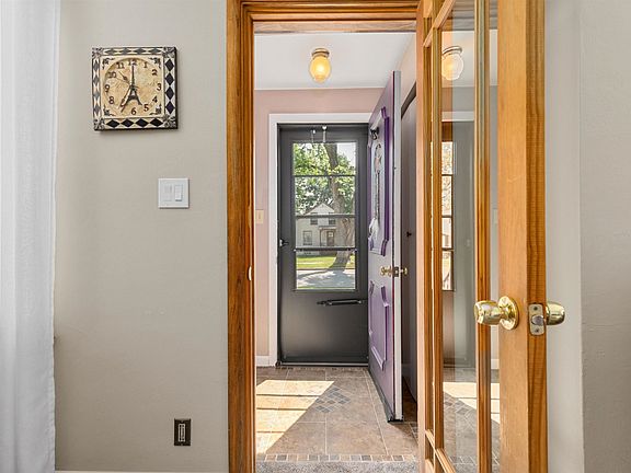 2nd image of 1515 N Graceland Ave