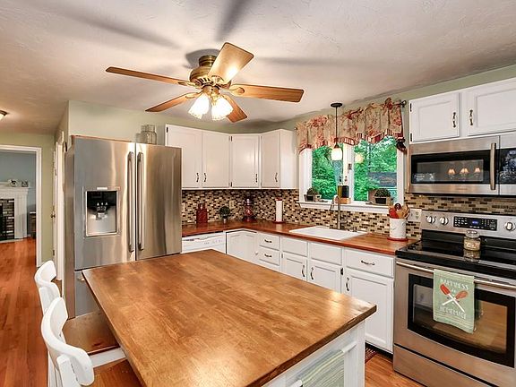 4th image of 87 Brentwood Cir