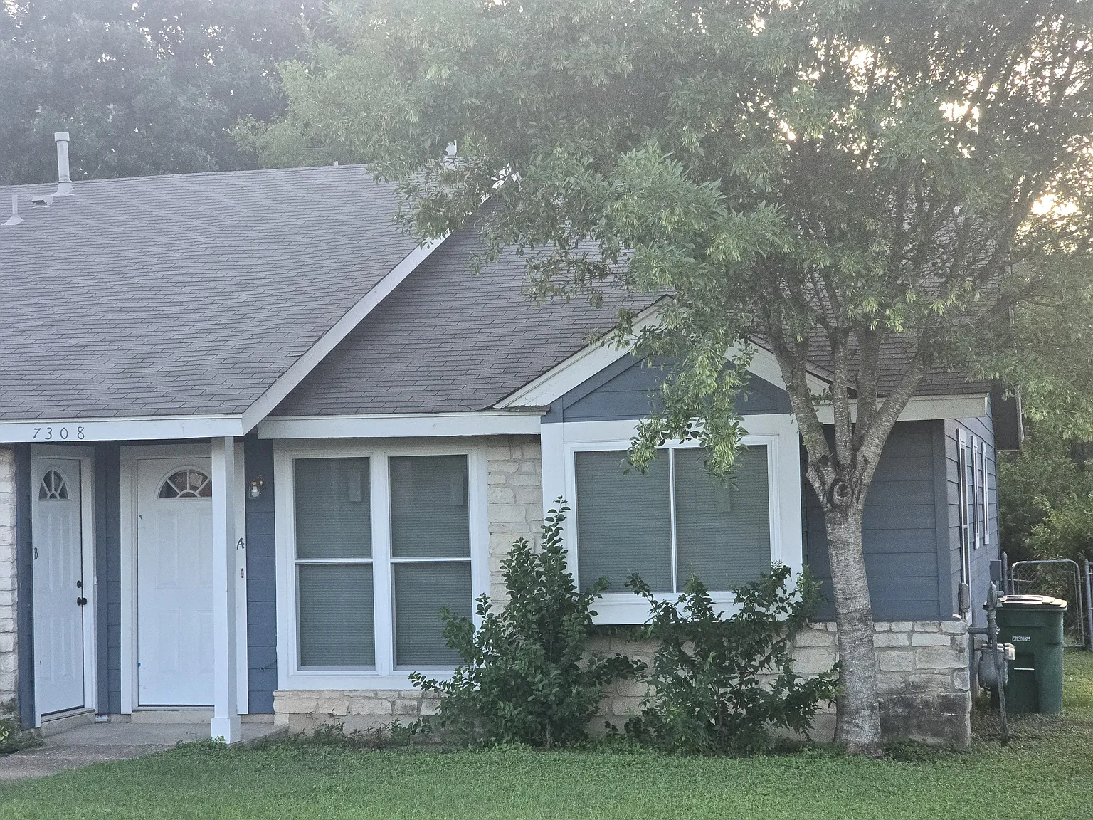 2 bed, 950 sqft, $1,600 — Photo 1